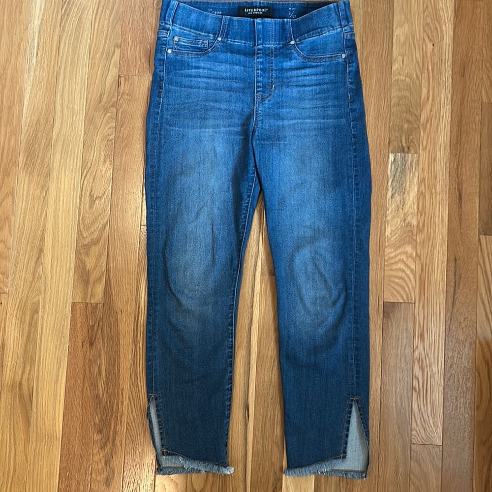 Liverpool Skinny Crop Frayed Hem Jeggings size 2/26 Petite